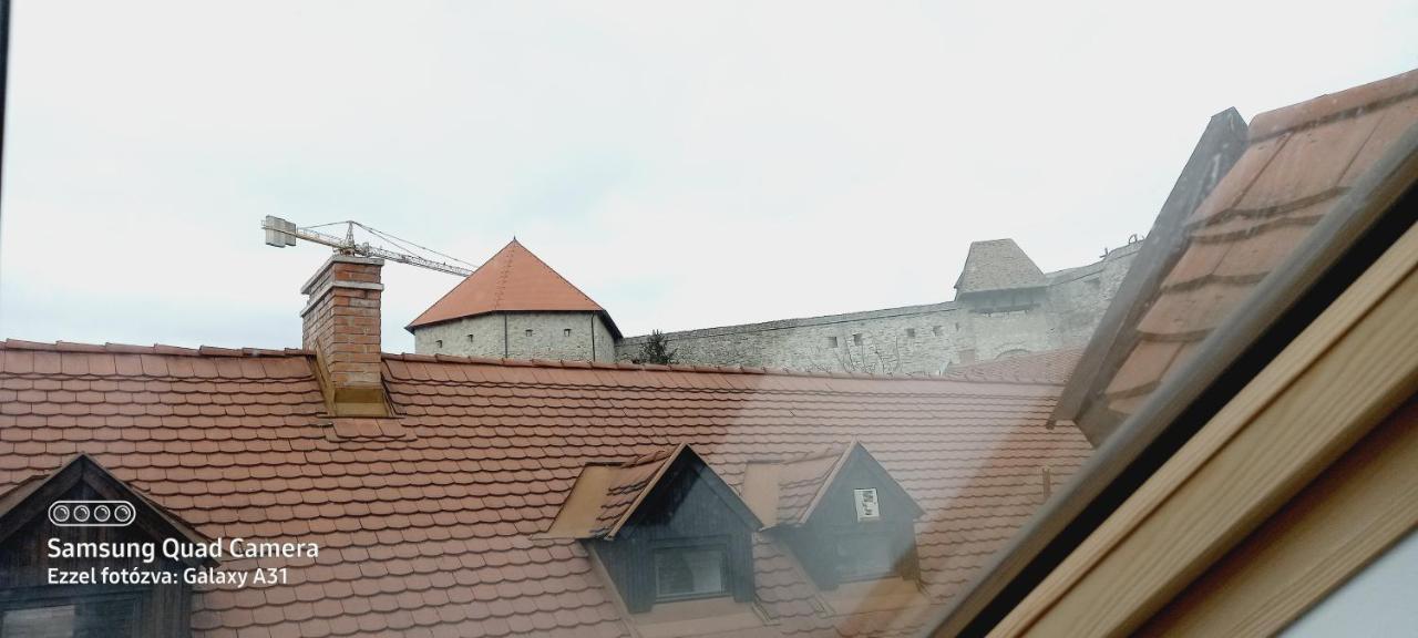 Julia Apartman Eger Esterno foto